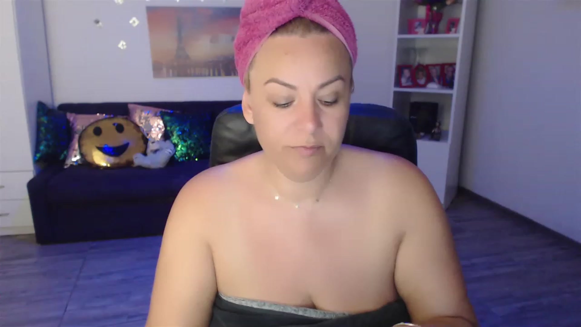 Gallery image thumbnail from A_baby_Boo's myfreecams stream on, 06/19/2023, 15:36 image 2 of 20