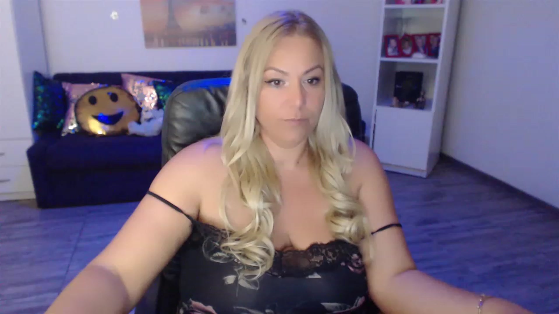 Gallery image thumbnail from A_baby_Boo's myfreecams stream on, 06/20/2023, 12:56 image 19 of 20