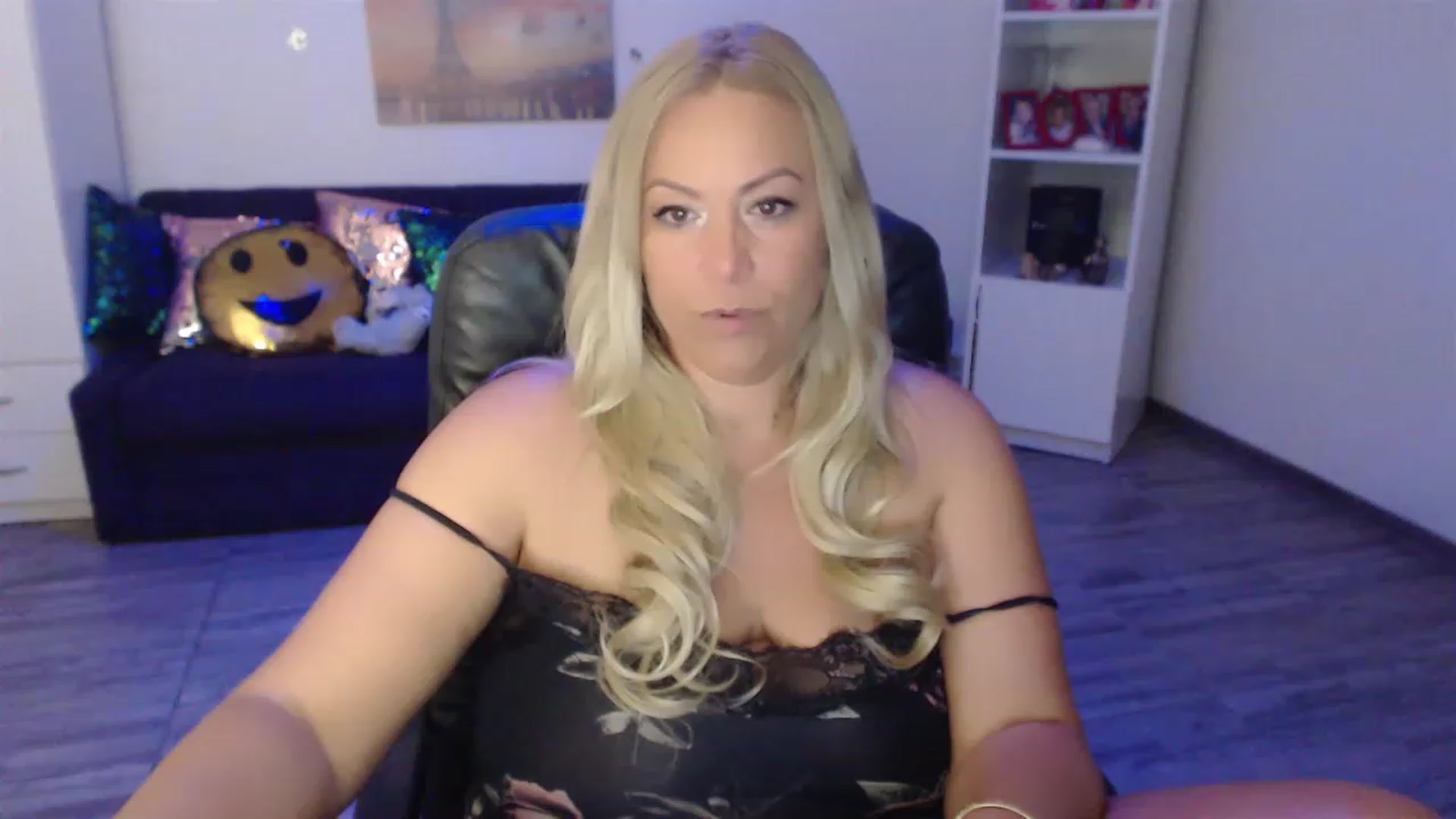 Gallery image thumbnail from A_baby_Boo's myfreecams stream on, 06/20/2023, 12:56 image 10 of 20
