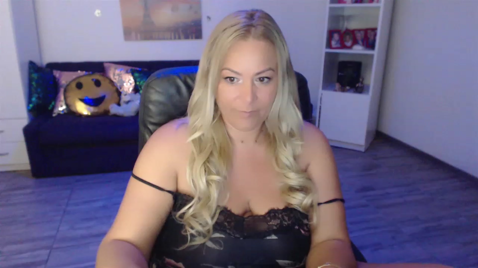 Gallery image thumbnail from A_baby_Boo's myfreecams stream on, 06/20/2023, 12:56 image 18 of 20