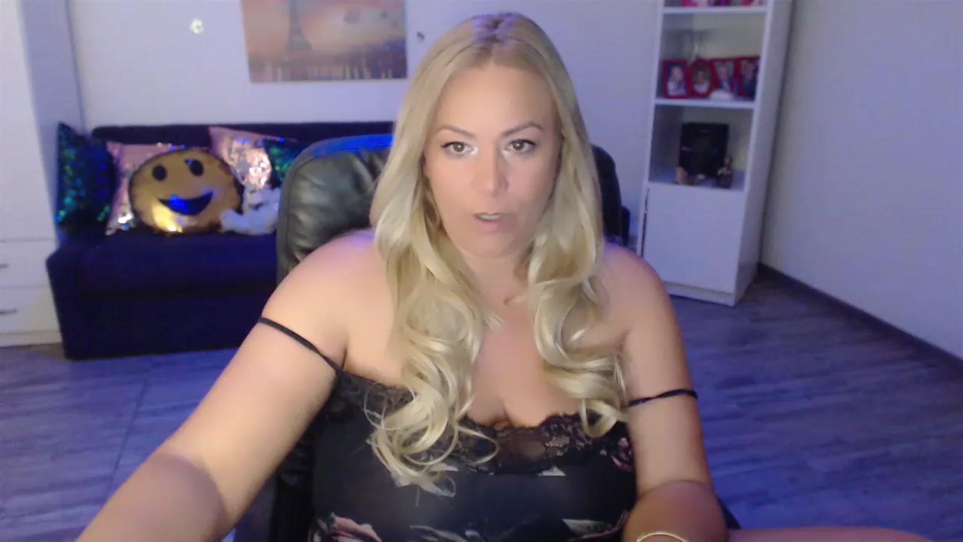 Gallery image thumbnail from A_baby_Boo's myfreecams stream on, 06/20/2023, 12:56 image 5 of 20
