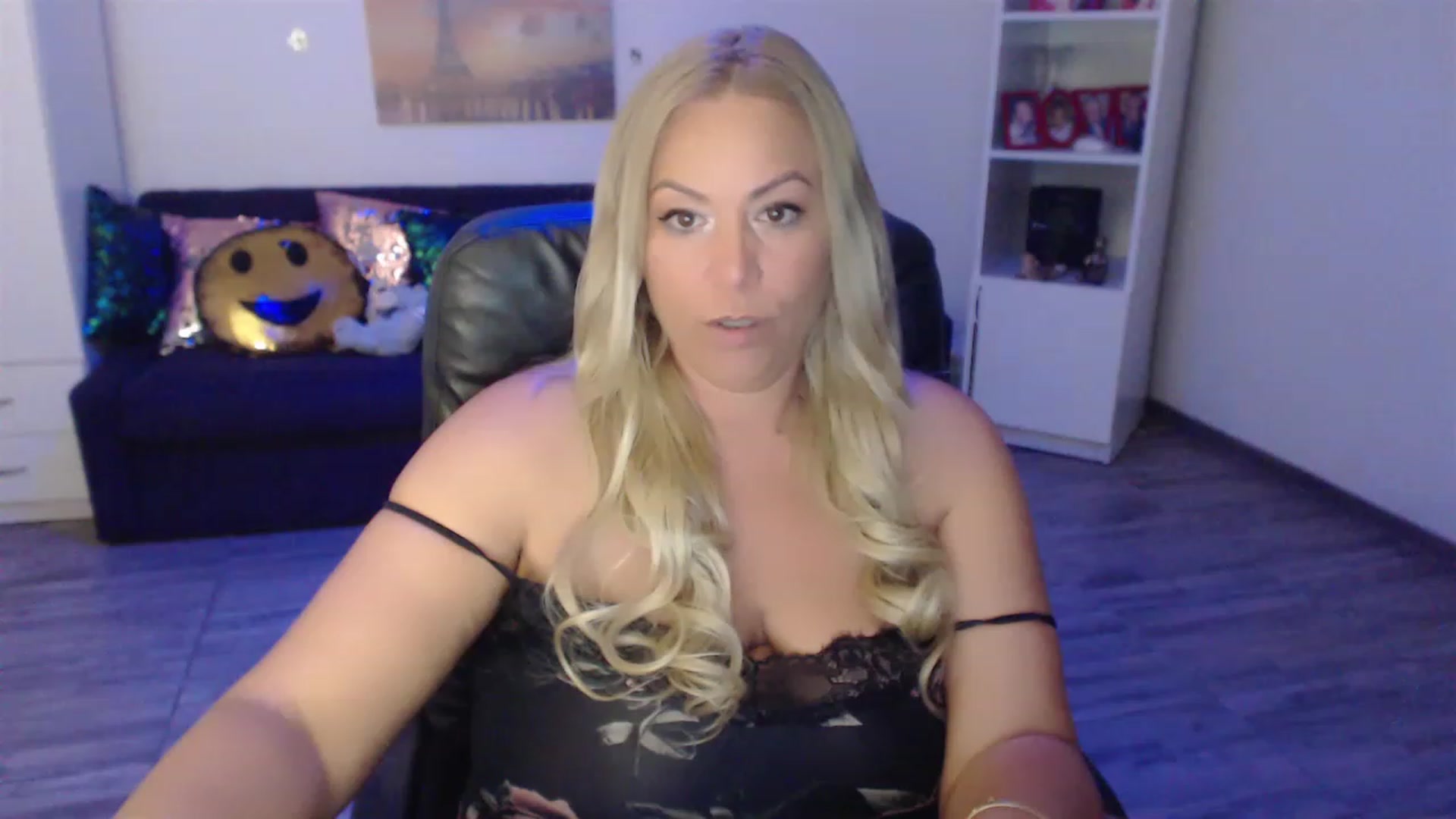 Gallery image thumbnail from A_baby_Boo's myfreecams stream on, 06/20/2023, 12:56 image 20 of 20
