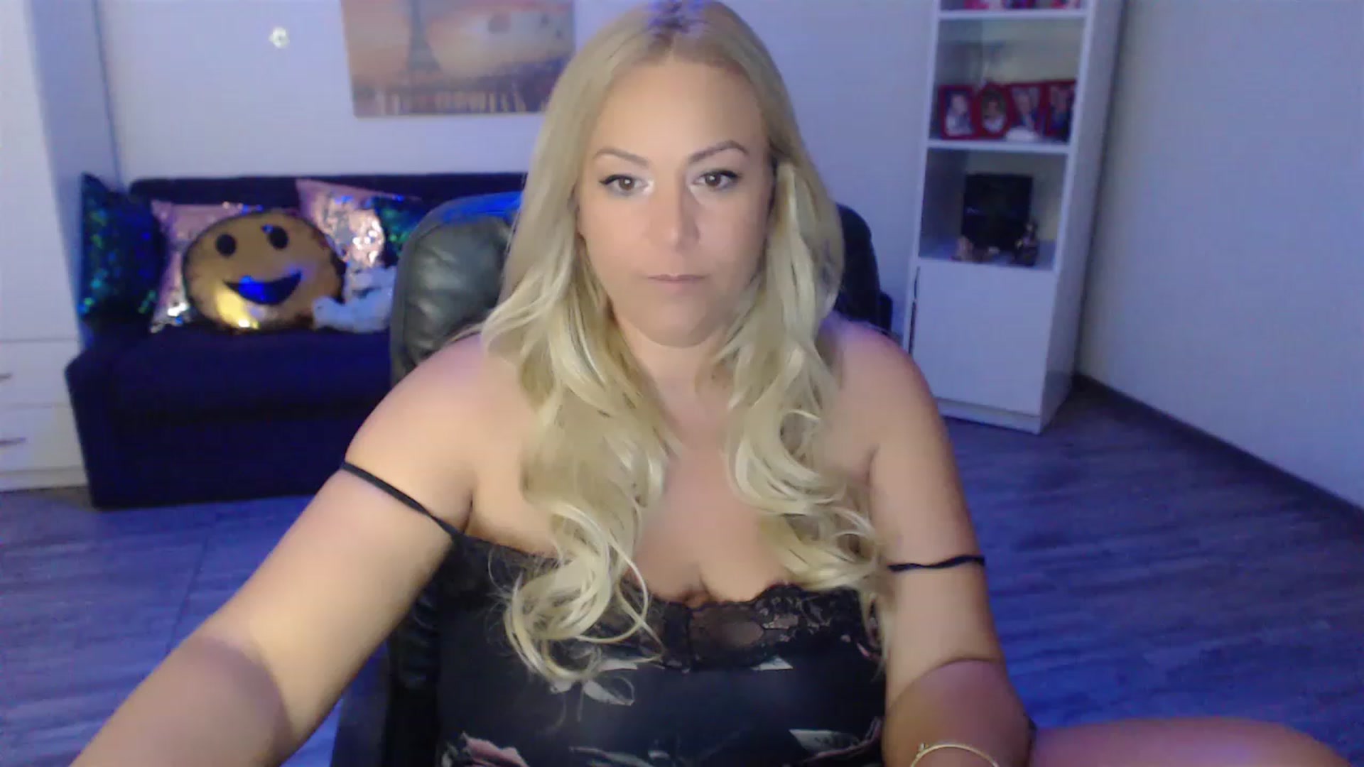 Gallery image thumbnail from A_baby_Boo's myfreecams stream on, 06/20/2023, 12:56 image 1 of 20