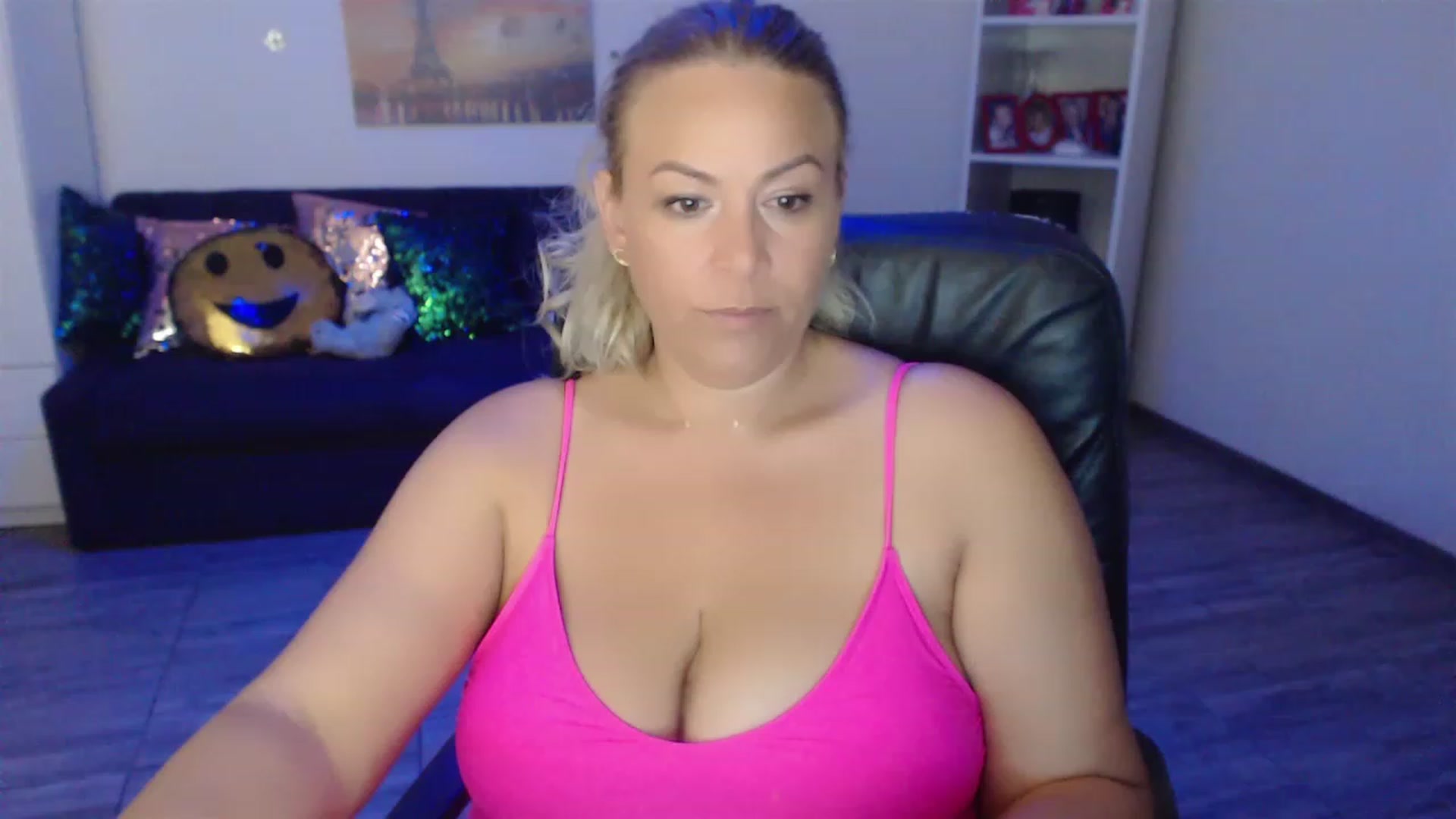 Gallery image thumbnail from A_baby_Boo's myfreecams stream on, 06/22/2023, 19:31 image 1 of 20