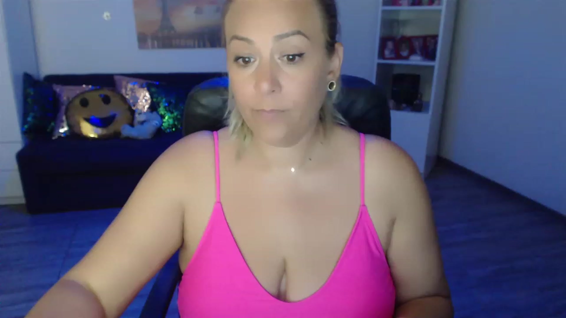 Gallery image thumbnail from A_baby_Boo's myfreecams stream on, 06/22/2023, 19:31 image 10 of 20