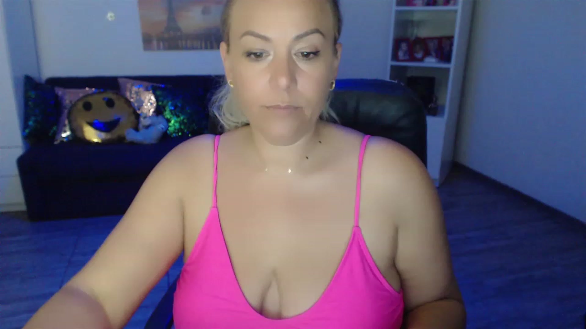 Gallery image thumbnail from A_baby_Boo's myfreecams stream on, 06/22/2023, 19:31 image 19 of 20