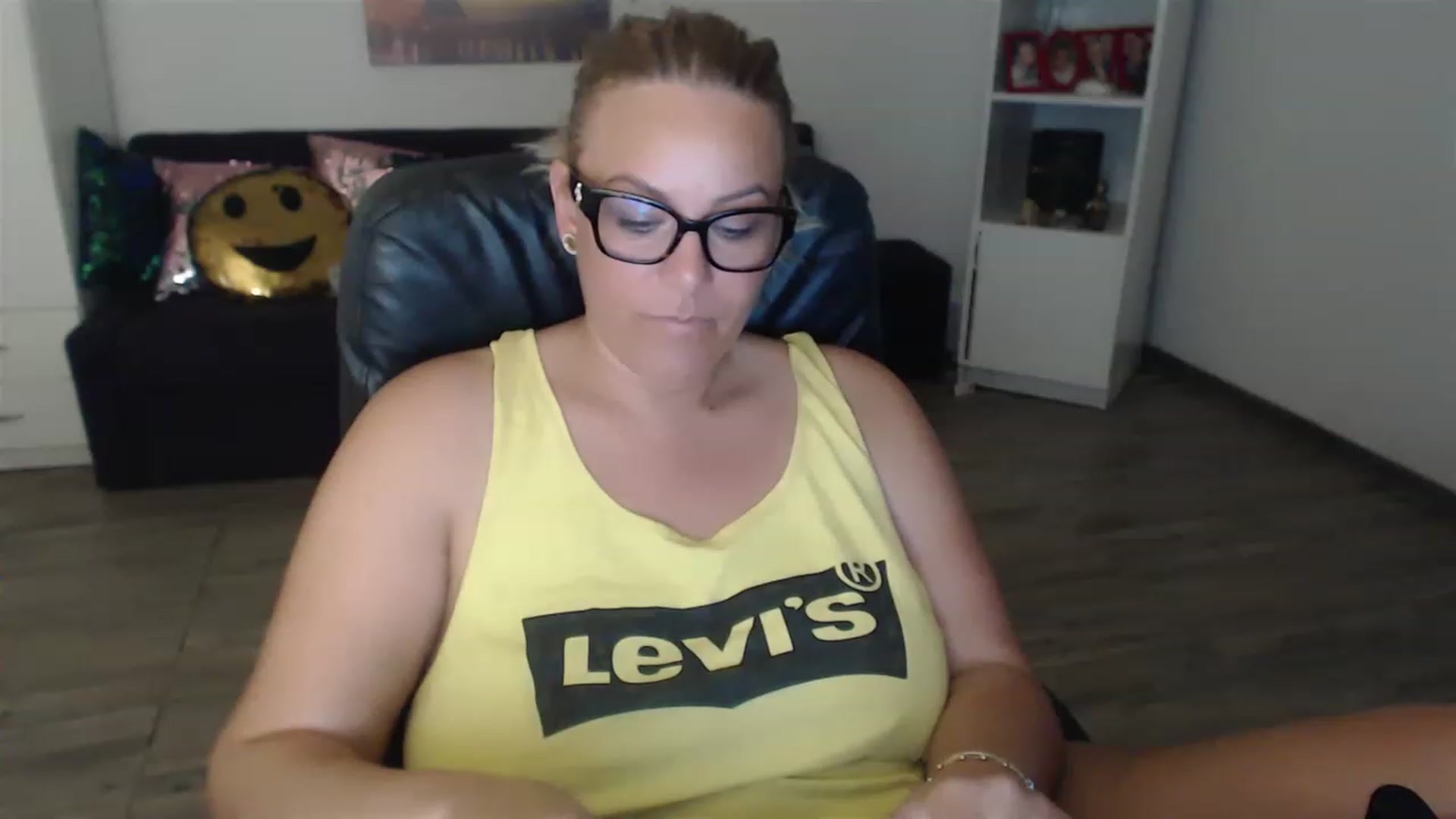 Gallery image thumbnail from A_baby_Boo's myfreecams stream on, 06/23/2023, 06:33 image 10 of 20