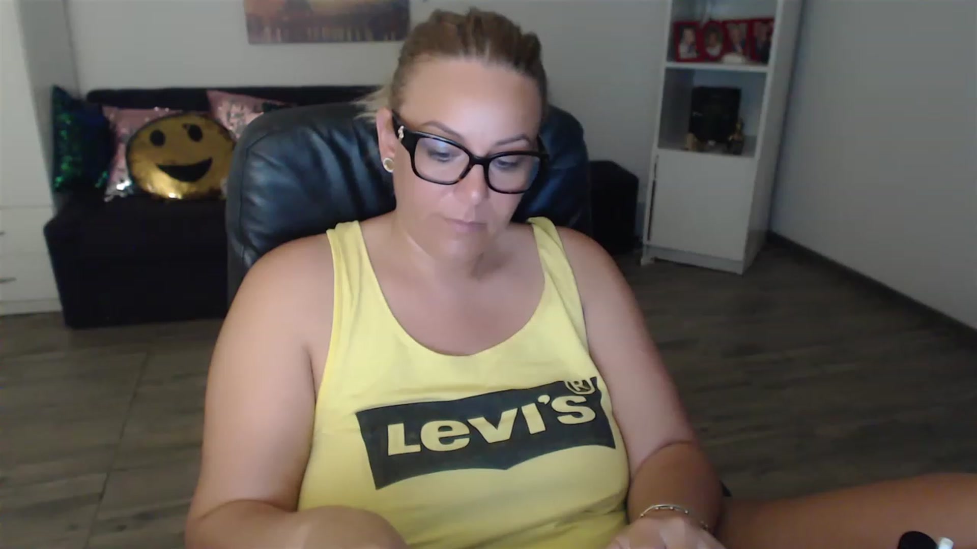 Gallery image thumbnail from A_baby_Boo's myfreecams stream on, 06/23/2023, 06:33 image 7 of 20