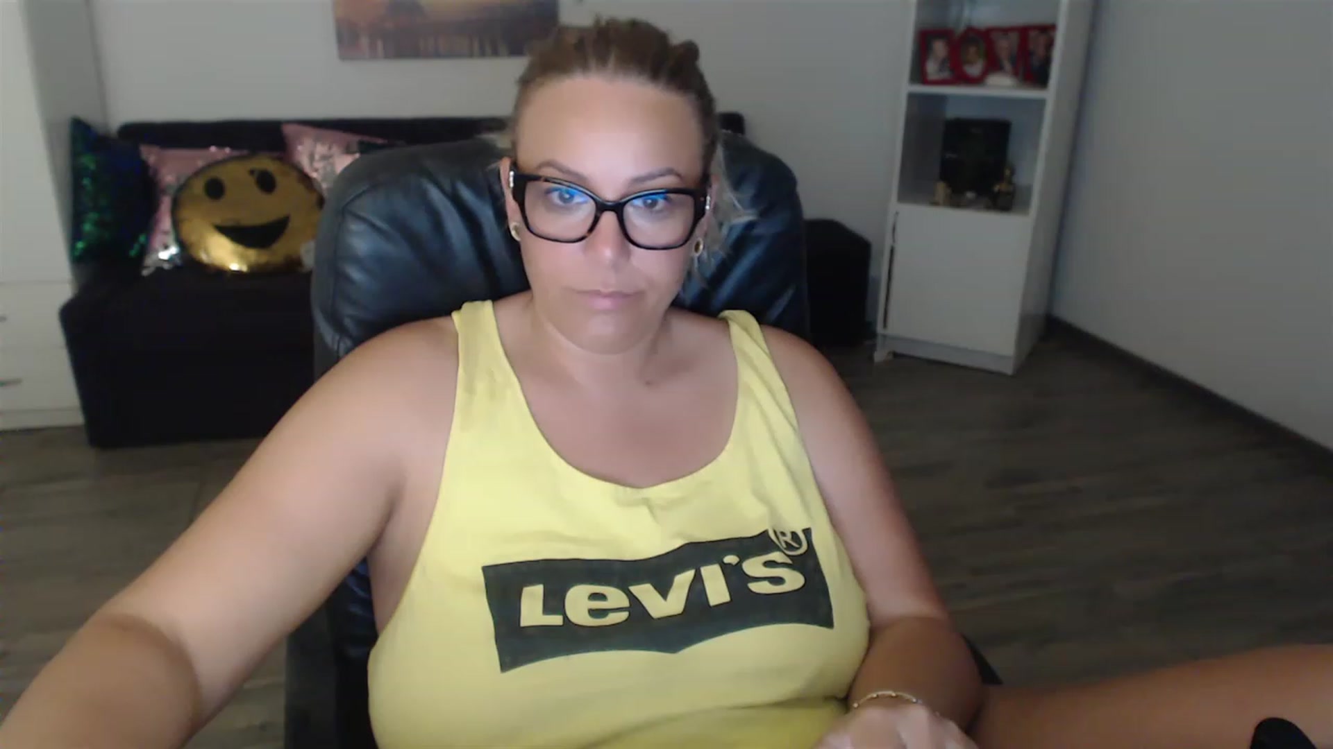 Gallery image thumbnail from A_baby_Boo's myfreecams stream on, 06/23/2023, 06:33 image 15 of 20