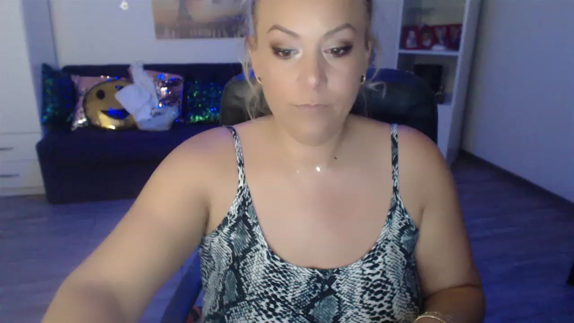 Gallery image thumbnail from A_baby_Boo's myfreecams stream on, 06/24/2023, 11:57 image 5 of 20
