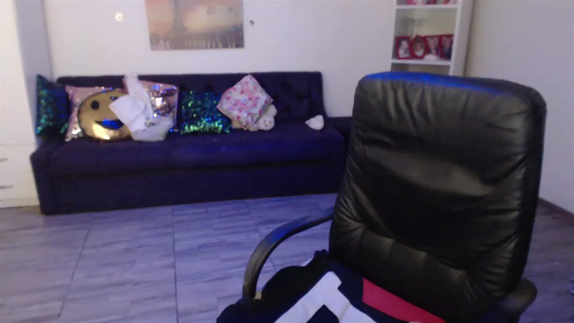 Gallery image thumbnail from A_baby_Boo's myfreecams stream on, 06/25/2023, 21:26 image 14 of 20