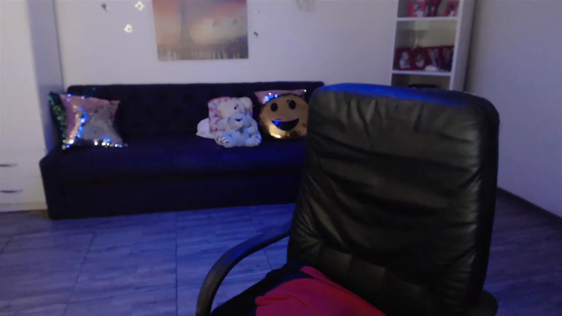 Gallery image thumbnail from A_baby_Boo's myfreecams stream on, 06/28/2023, 21:39 image 14 of 20