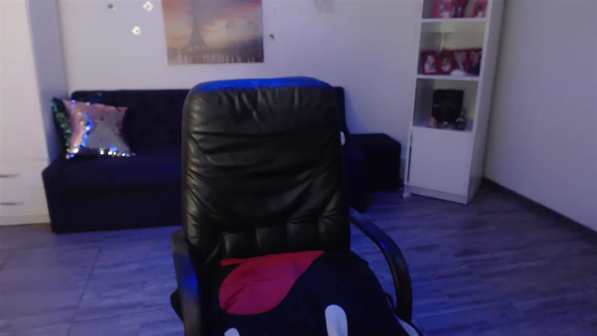 Gallery image thumbnail from A_baby_Boo's myfreecams stream on, 06/28/2023, 21:39 image 13 of 20
