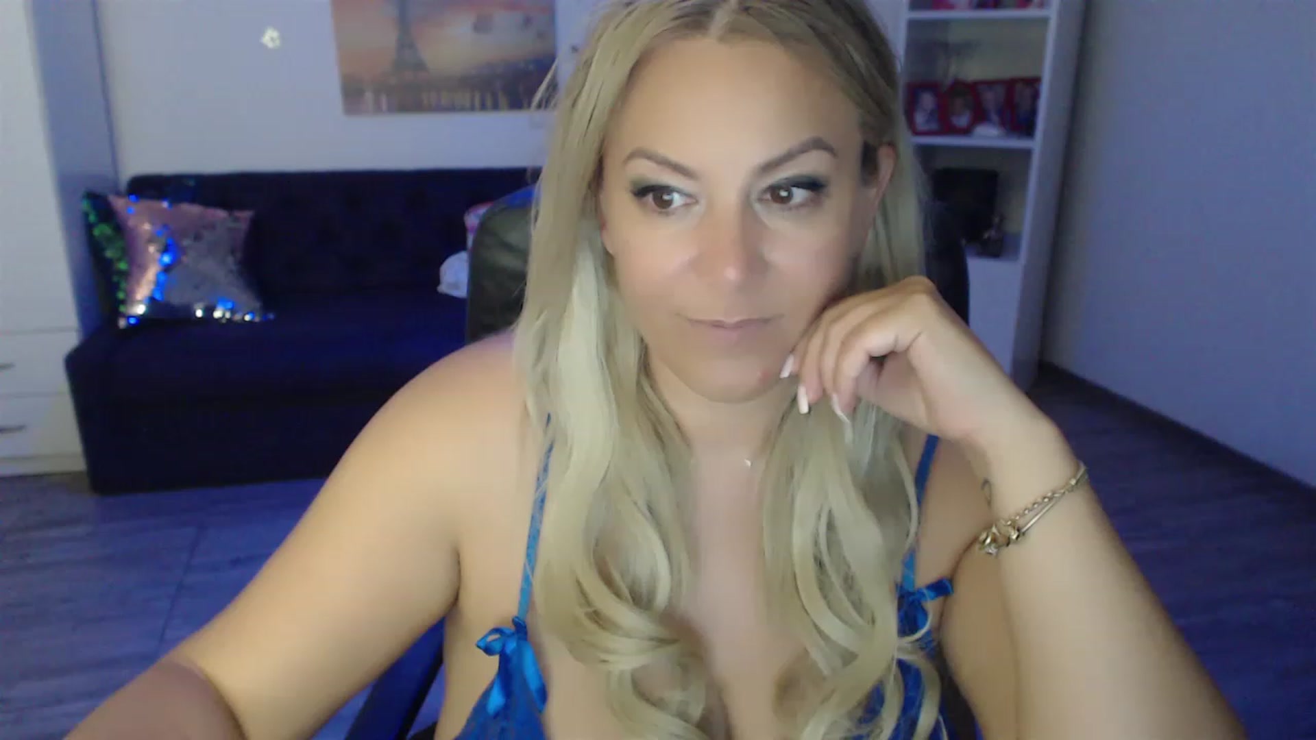 Gallery image thumbnail from A_baby_Boo's myfreecams stream on, 06/28/2023, 23:53 image 4 of 20