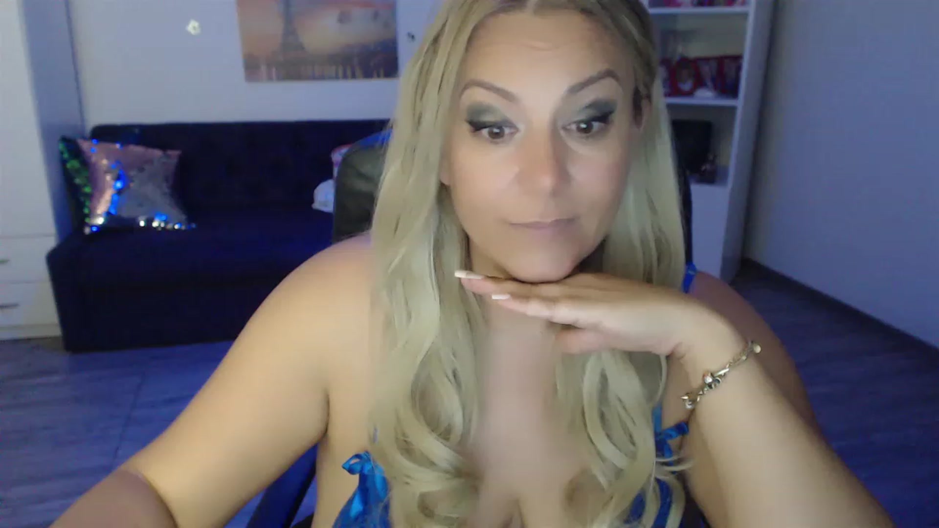 Gallery image thumbnail from A_baby_Boo's myfreecams stream on, 06/28/2023, 23:53 image 11 of 20