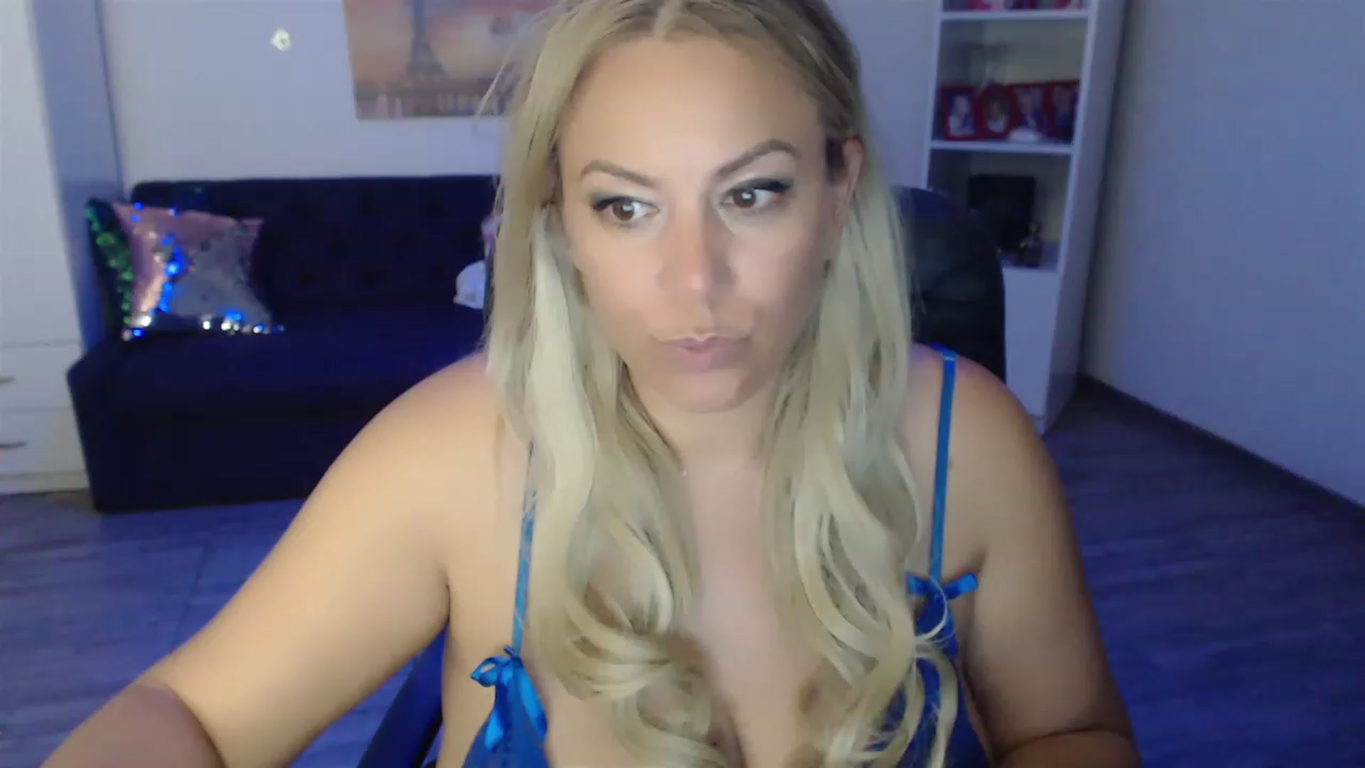 Gallery image thumbnail from A_baby_Boo's myfreecams stream on, 06/28/2023, 23:53 image 3 of 20