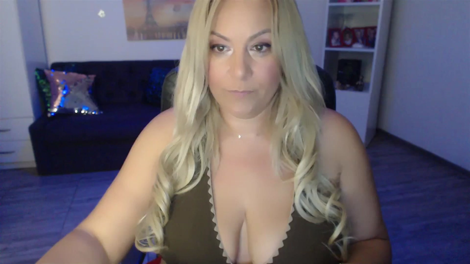 Gallery image thumbnail from A_baby_Boo's myfreecams stream on, 06/30/2023, 22:13 image 1 of 20