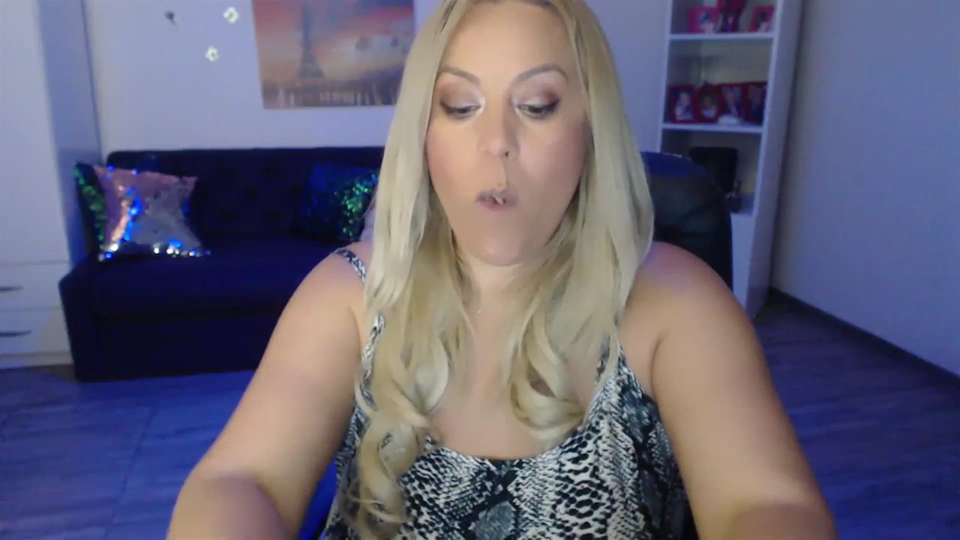 Gallery image thumbnail from A_baby_Boo's myfreecams stream on, 06/30/2023, 23:48 image 14 of 20