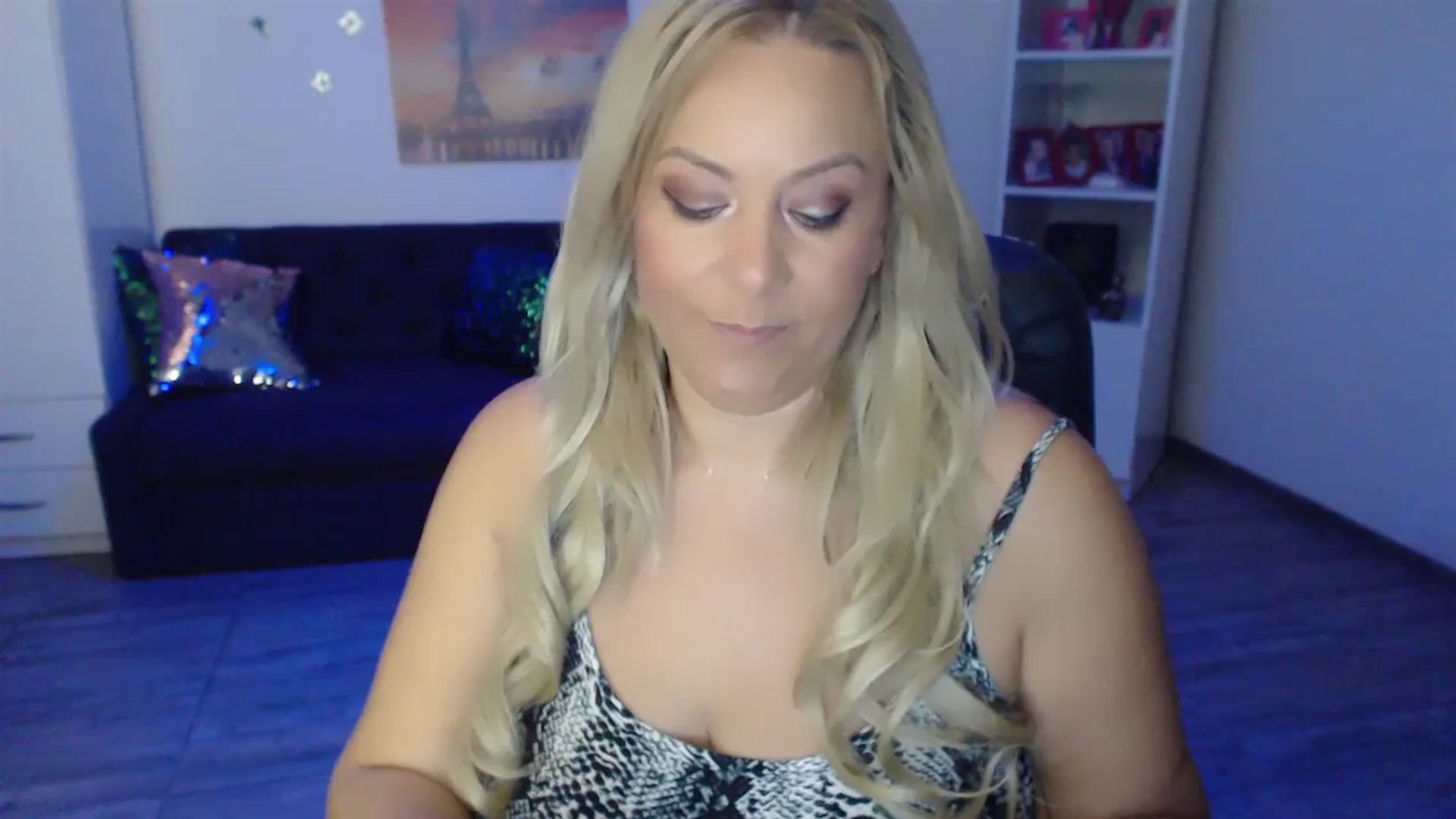 Gallery image thumbnail from A_baby_Boo's myfreecams stream on, 06/30/2023, 23:48 image 10 of 20