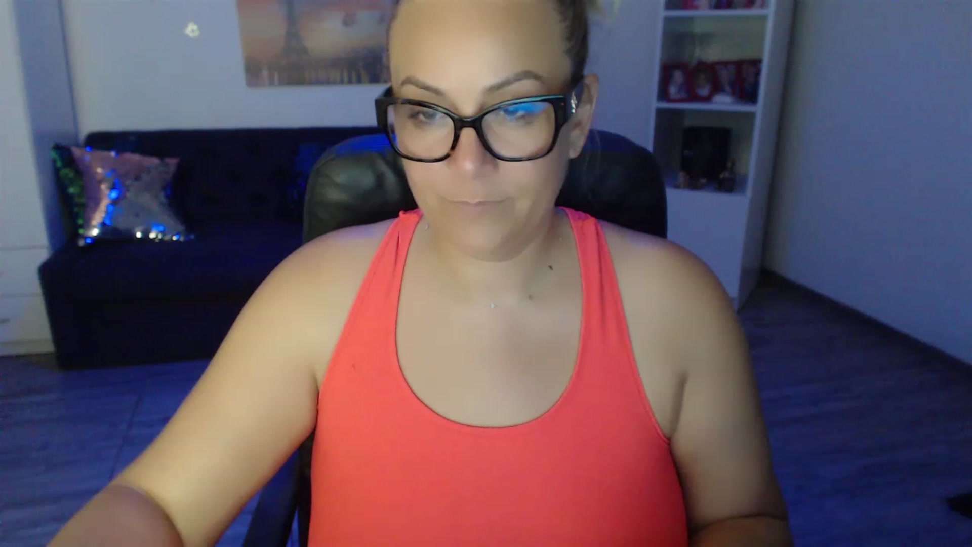 Gallery image thumbnail from A_baby_Boo's myfreecams stream on, 07/03/2023, 21:06 image 18 of 20