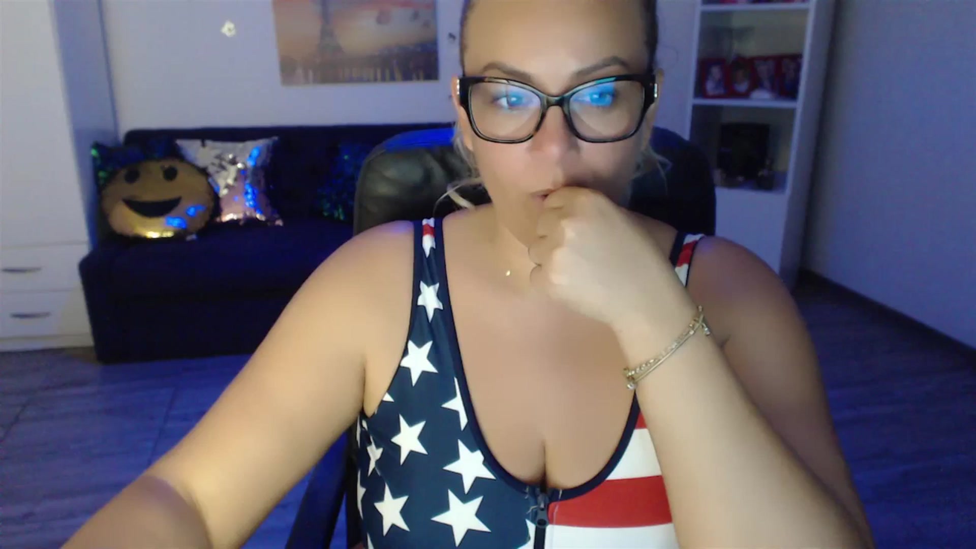 Gallery image thumbnail from A_baby_Boo's myfreecams stream on, 07/04/2023, 15:41 image 14 of 20