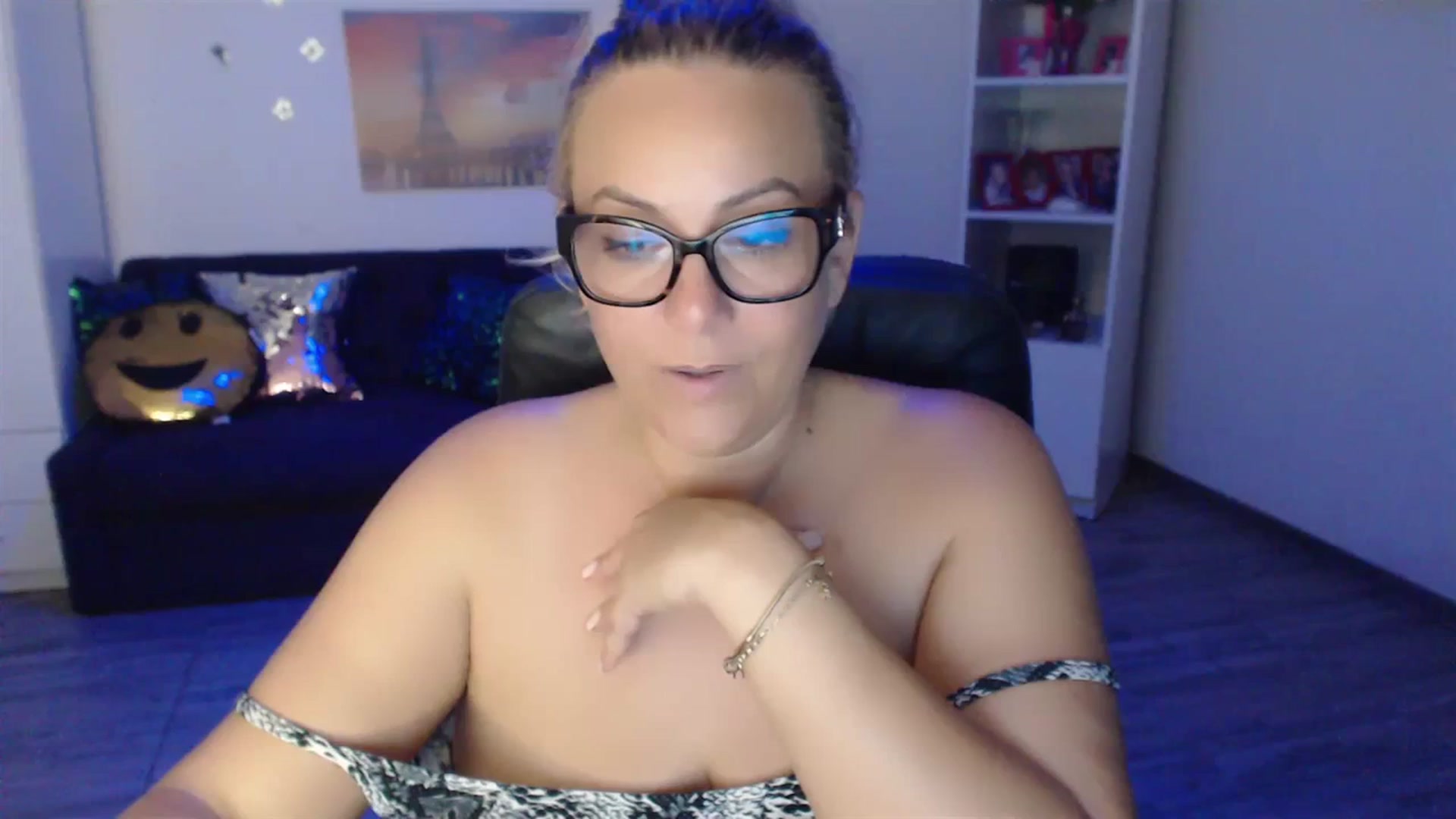 Gallery image thumbnail from A_baby_Boo's myfreecams stream on, 07/05/2023, 22:02 image 17 of 20