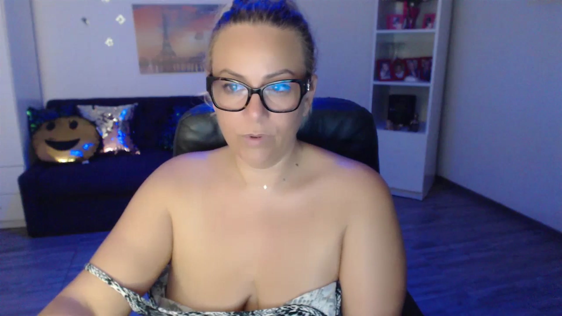 Gallery image thumbnail from A_baby_Boo's myfreecams stream on, 07/05/2023, 22:02 image 14 of 20