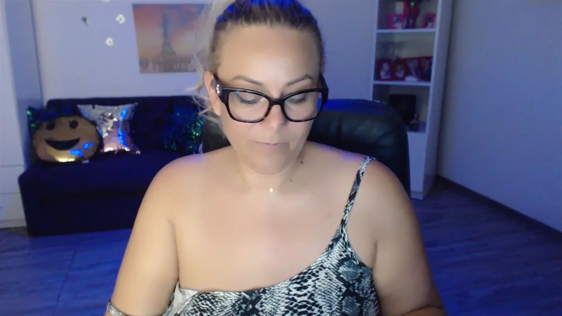 Gallery image thumbnail from A_baby_Boo's myfreecams stream on, 07/05/2023, 22:02 image 4 of 20