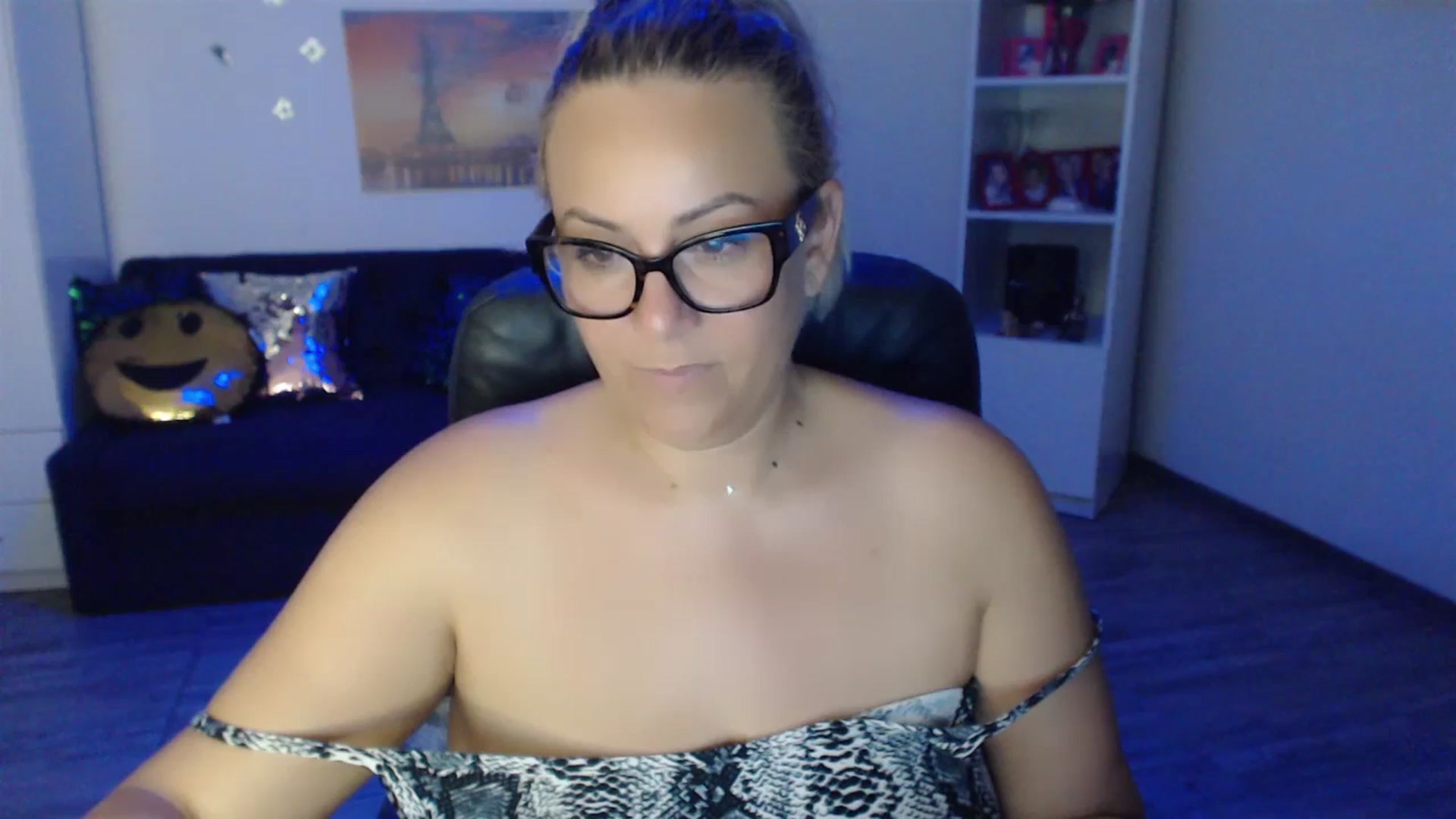 Gallery image thumbnail from A_baby_Boo's myfreecams stream on, 07/05/2023, 22:02 image 11 of 20