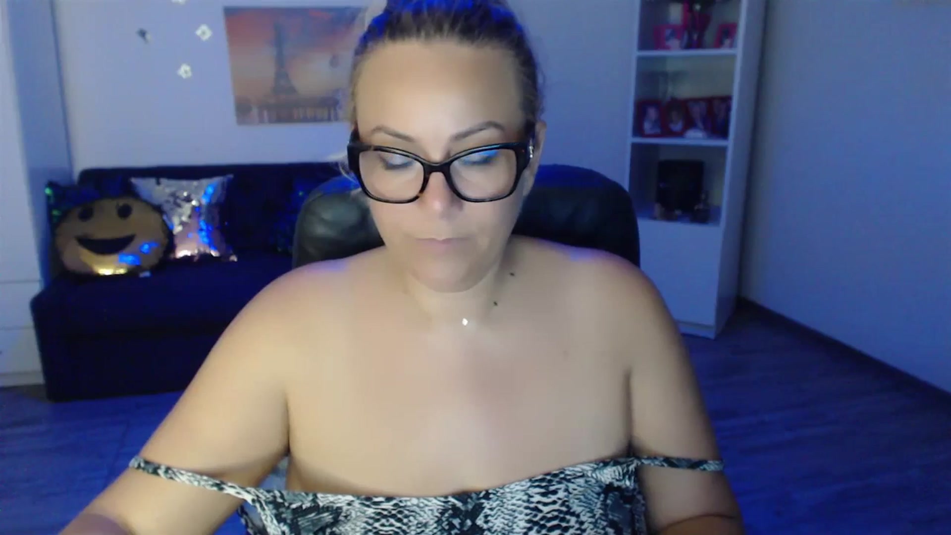 Gallery image thumbnail from A_baby_Boo's myfreecams stream on, 07/05/2023, 22:02 image 12 of 20