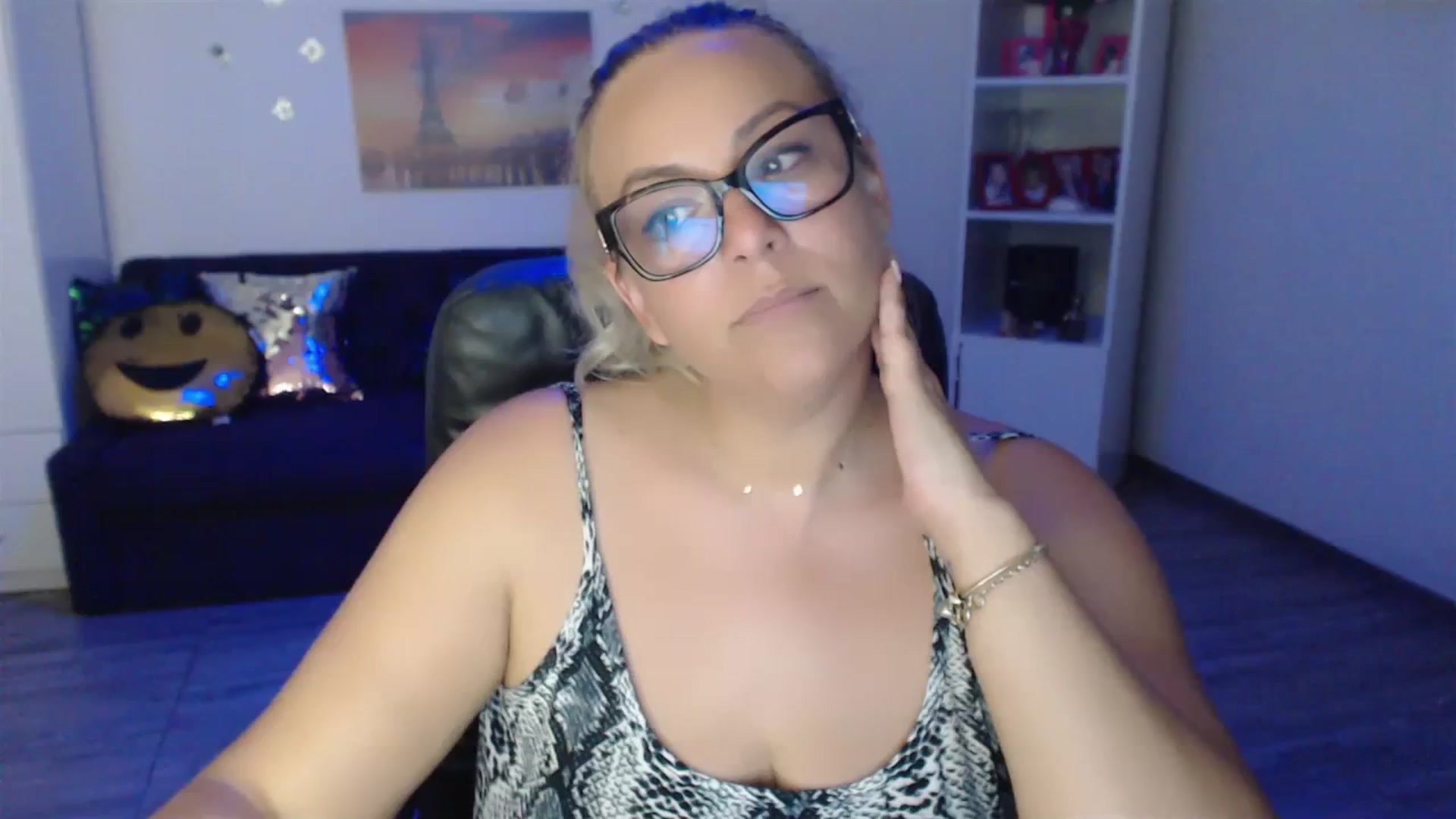 Gallery image thumbnail from A_baby_Boo's myfreecams stream on, 07/05/2023, 22:48 image 1 of 20