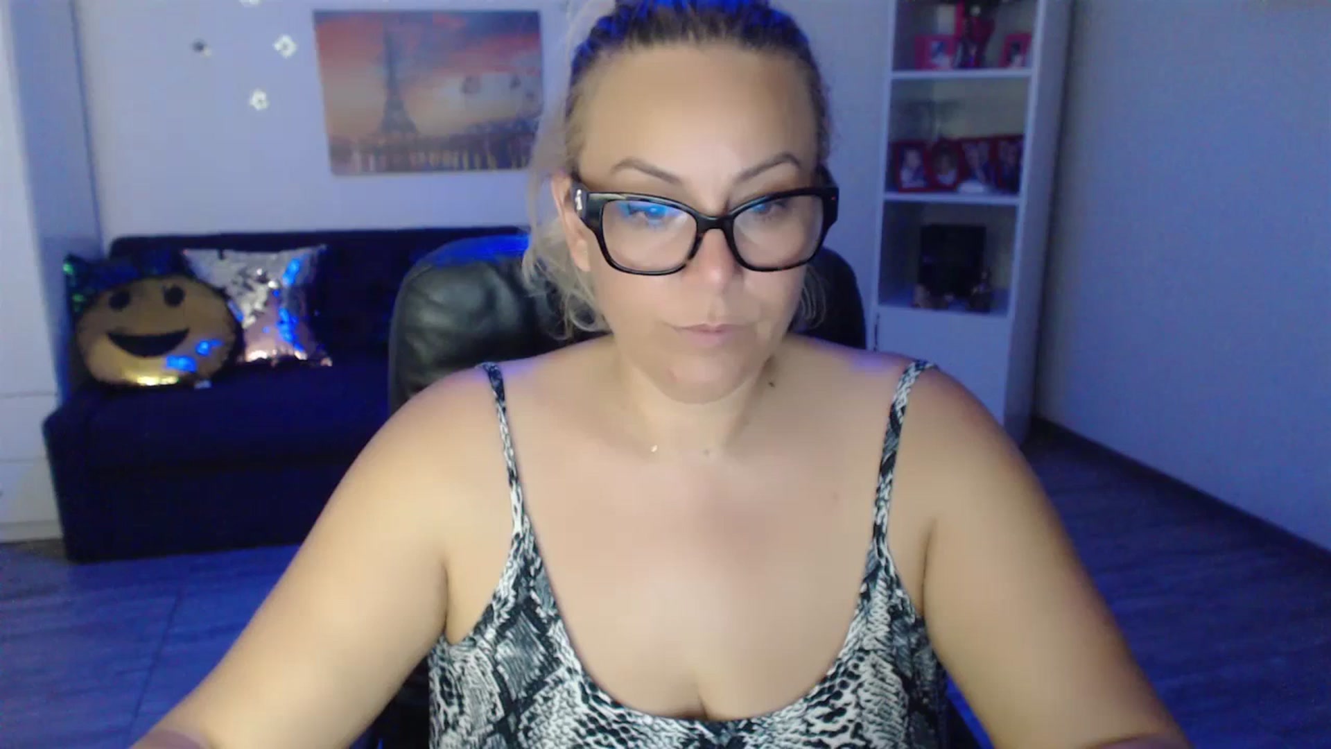 Gallery image thumbnail from A_baby_Boo's myfreecams stream on, 07/05/2023, 22:48 image 4 of 20