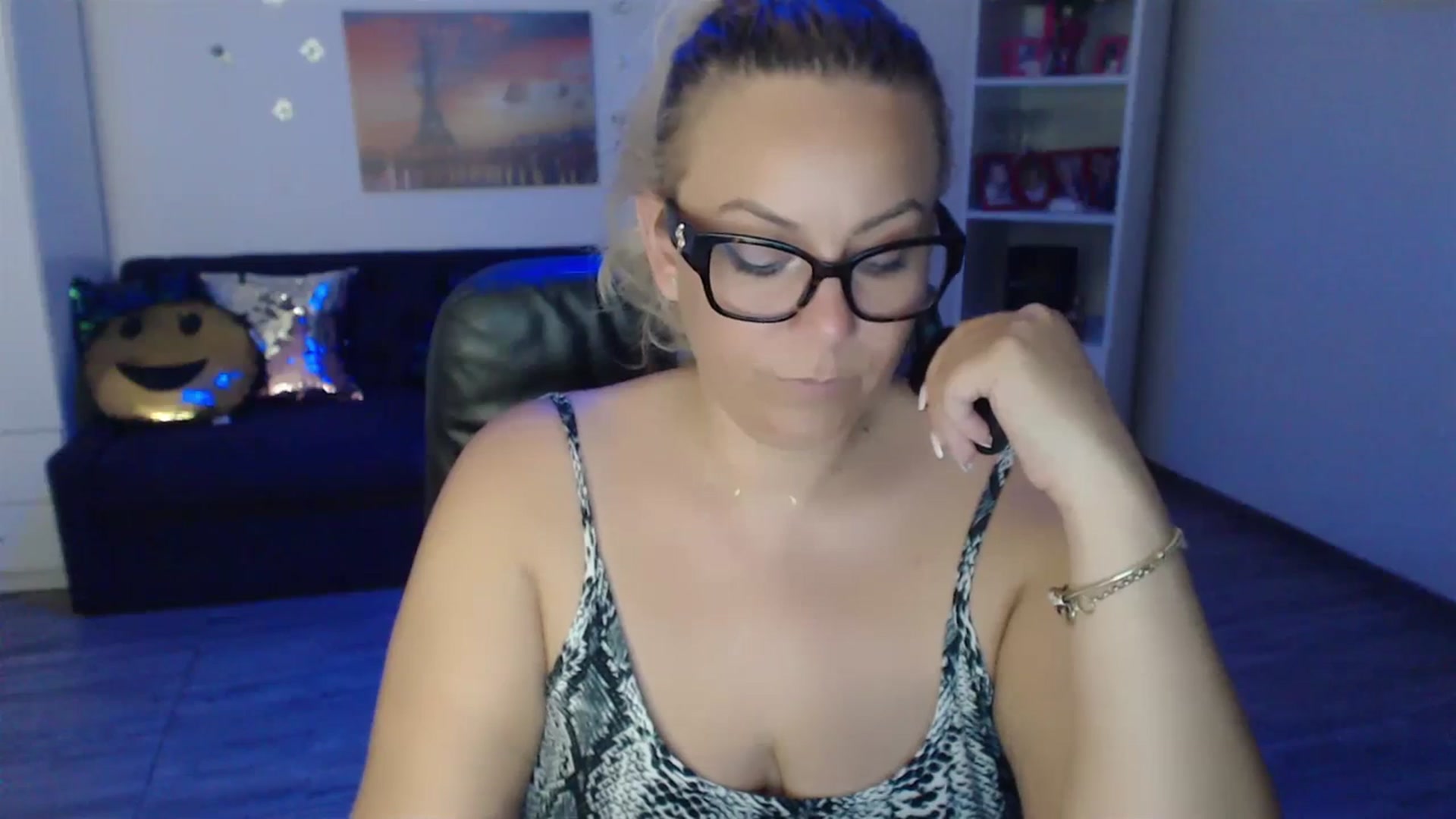 Gallery image thumbnail from A_baby_Boo's myfreecams stream on, 07/05/2023, 22:48 image 6 of 20