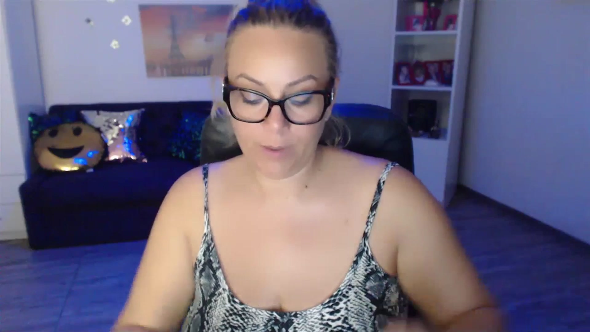 Gallery image thumbnail from A_baby_Boo's myfreecams stream on, 07/05/2023, 22:48 image 8 of 20