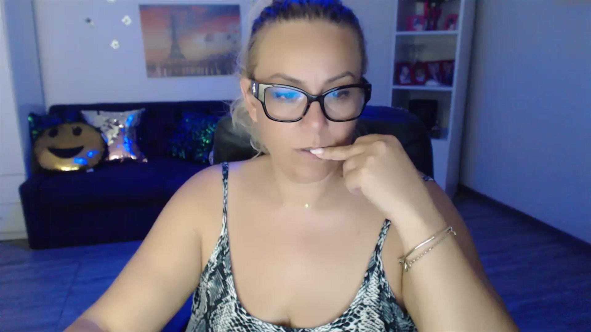 Gallery image thumbnail from A_baby_Boo's myfreecams stream on, 07/05/2023, 22:48 image 18 of 20