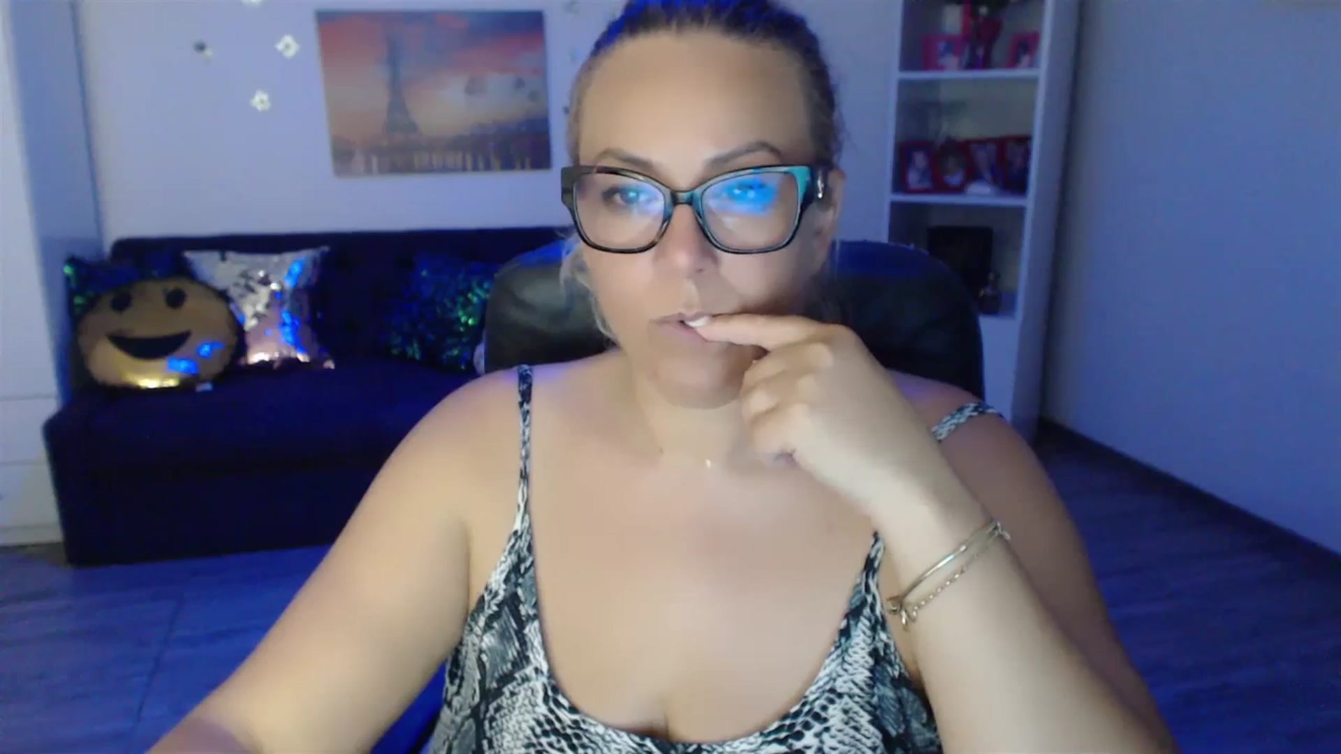 Gallery image thumbnail from A_baby_Boo's myfreecams stream on, 07/05/2023, 22:48 image 19 of 20