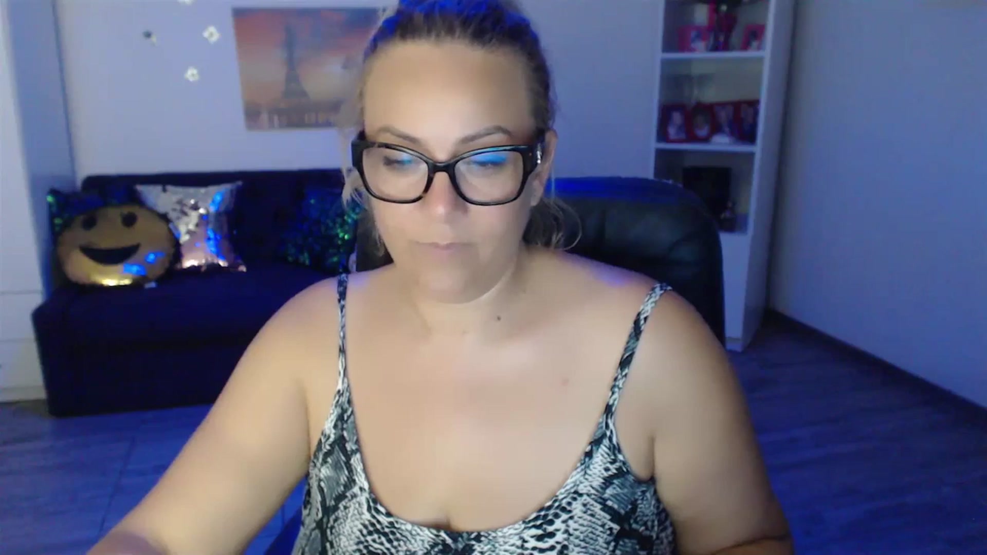 Gallery image thumbnail from A_baby_Boo's myfreecams stream on, 07/05/2023, 22:48 image 13 of 20