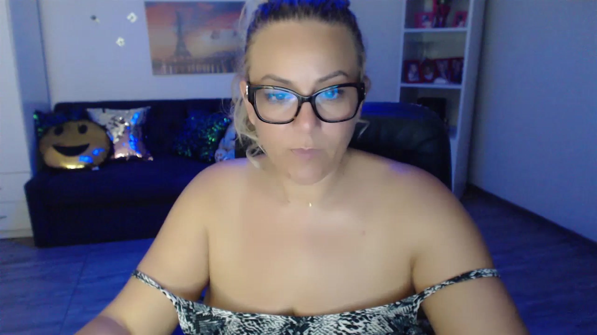 Gallery image thumbnail from A_baby_Boo's myfreecams stream on, 07/06/2023, 24:16 image 18 of 20