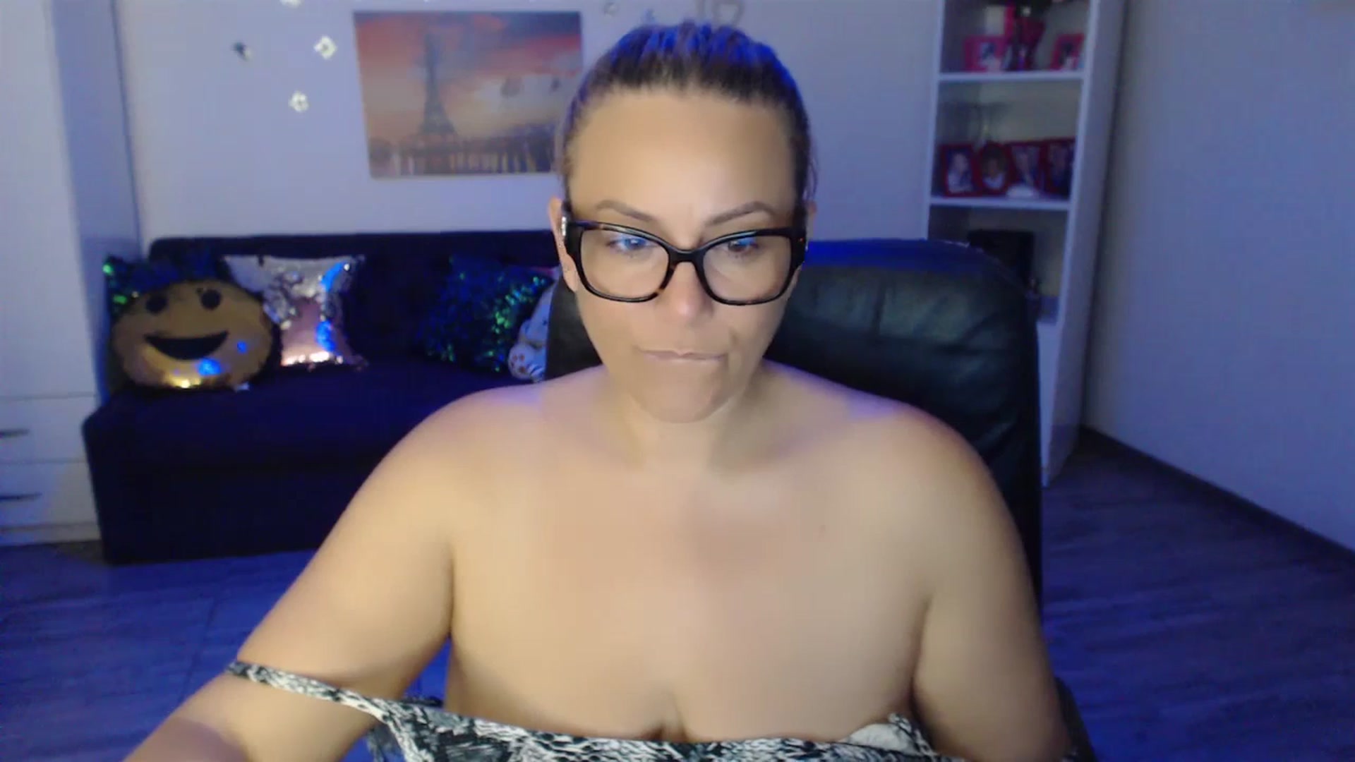 Gallery image thumbnail from A_baby_Boo's myfreecams stream on, 07/08/2023, 24:11 image 2 of 20
