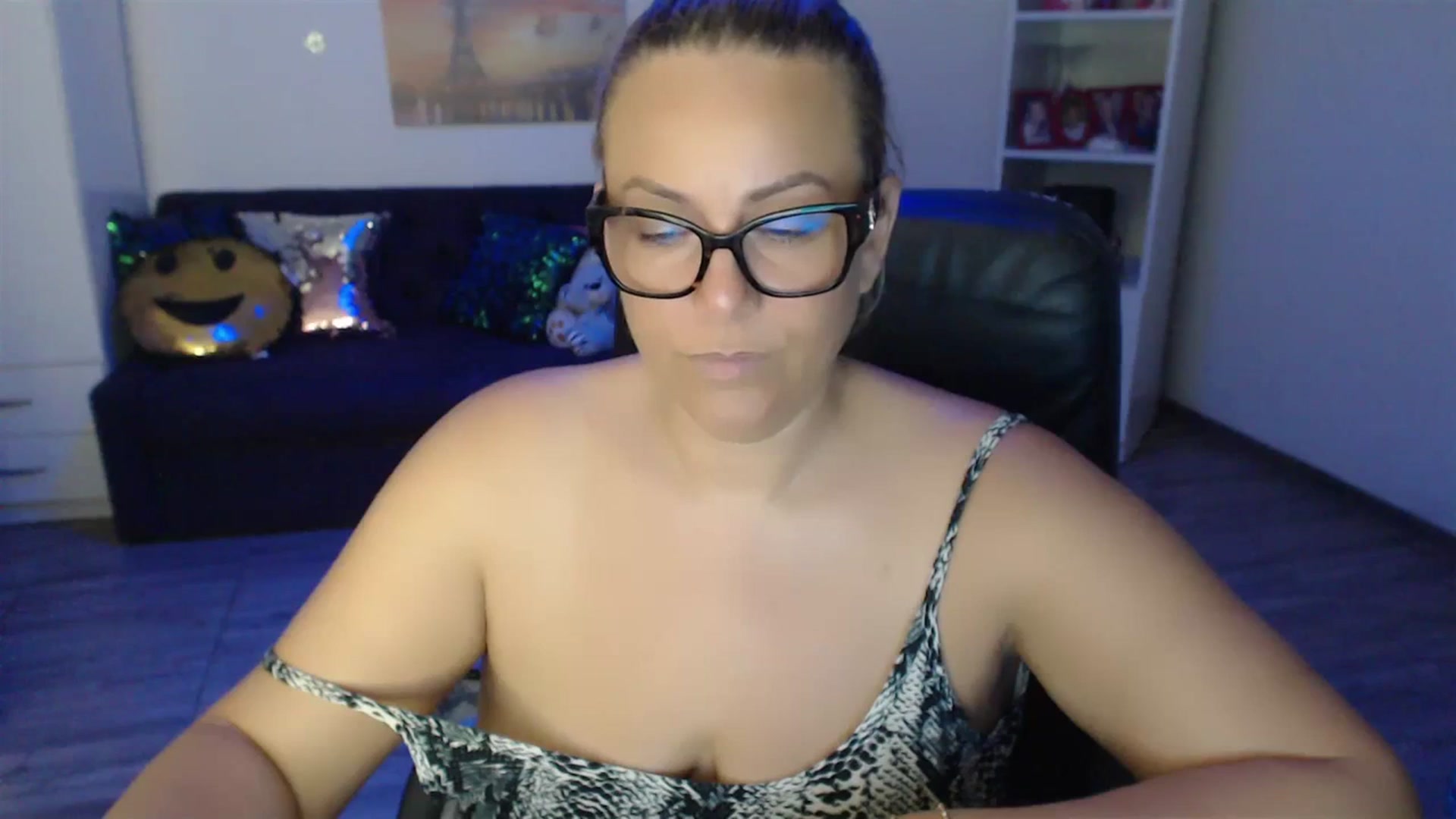 Gallery image thumbnail from A_baby_Boo's myfreecams stream on, 07/08/2023, 24:11 image 17 of 20