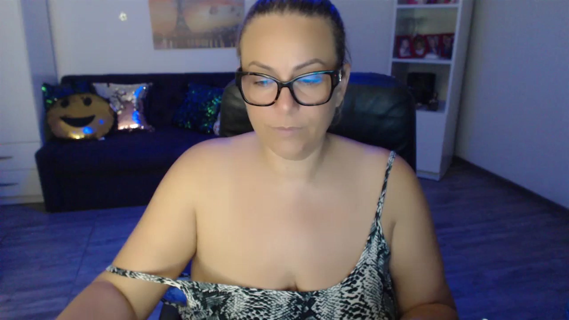 Gallery image thumbnail from A_baby_Boo's myfreecams stream on, 07/08/2023, 24:11 image 14 of 20