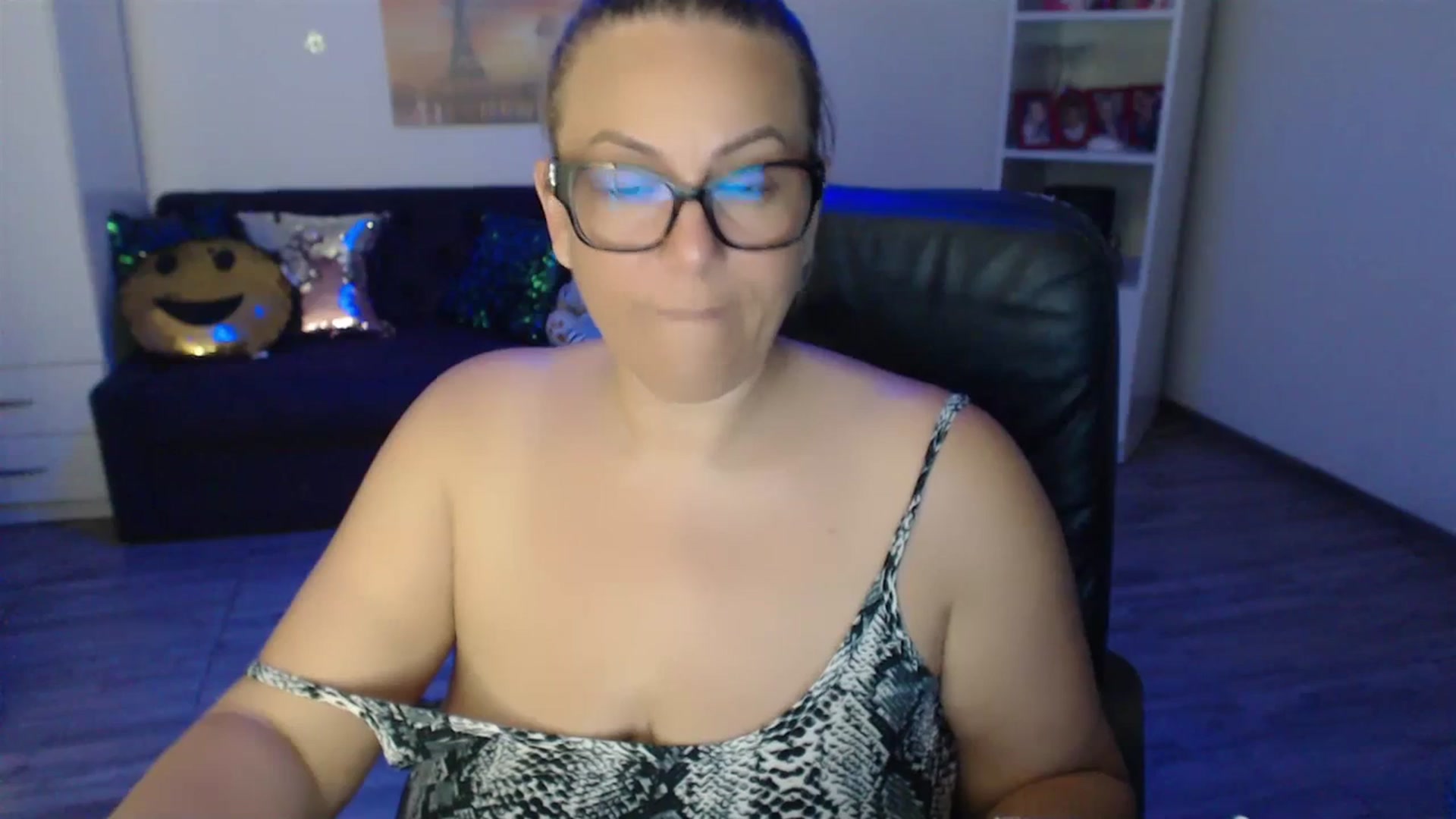 Gallery image thumbnail from A_baby_Boo's myfreecams stream on, 07/08/2023, 24:11 image 15 of 20