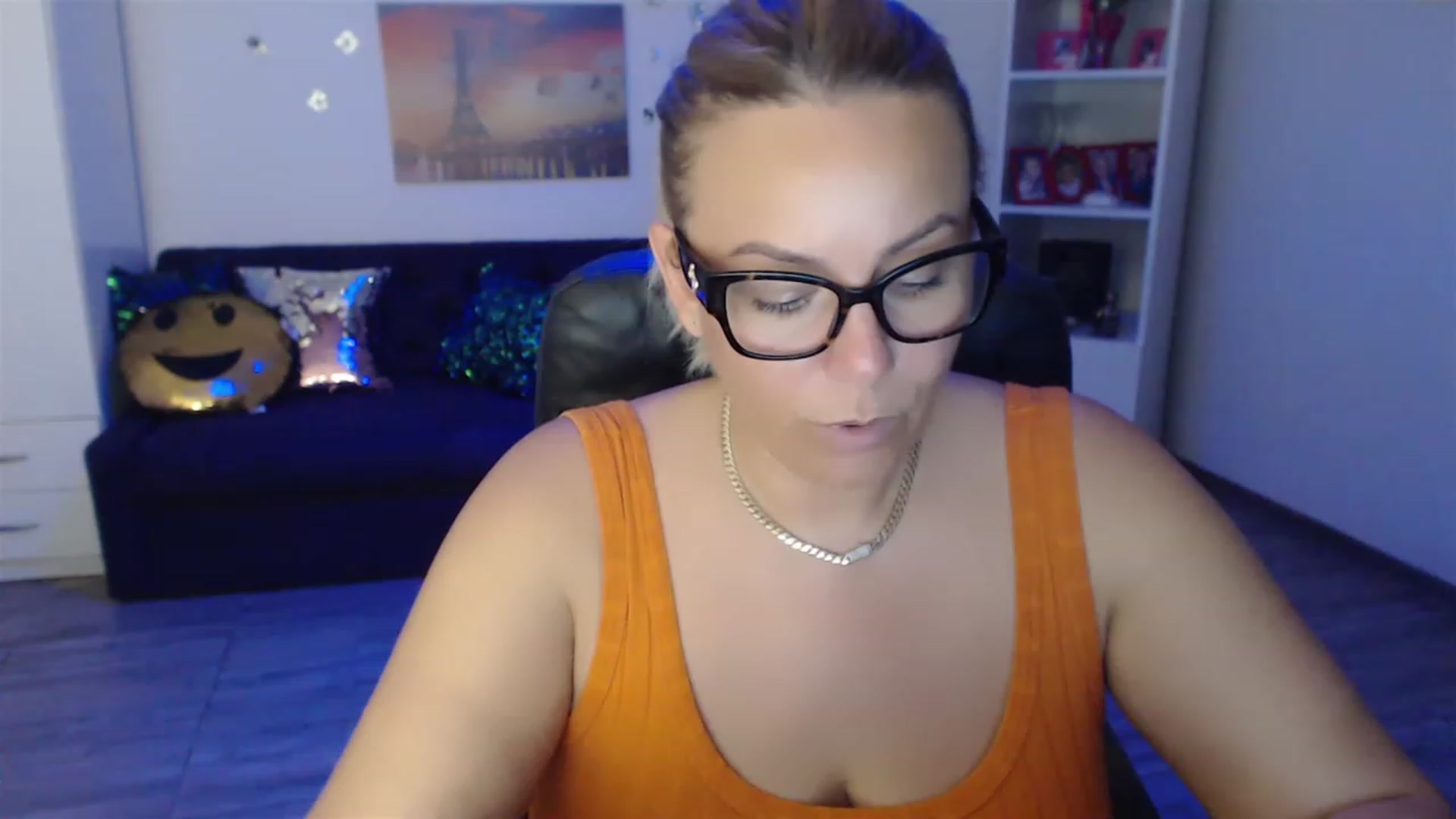 Gallery image thumbnail from A_baby_Boo's myfreecams stream on, 07/09/2023, 24:07 image 9 of 20