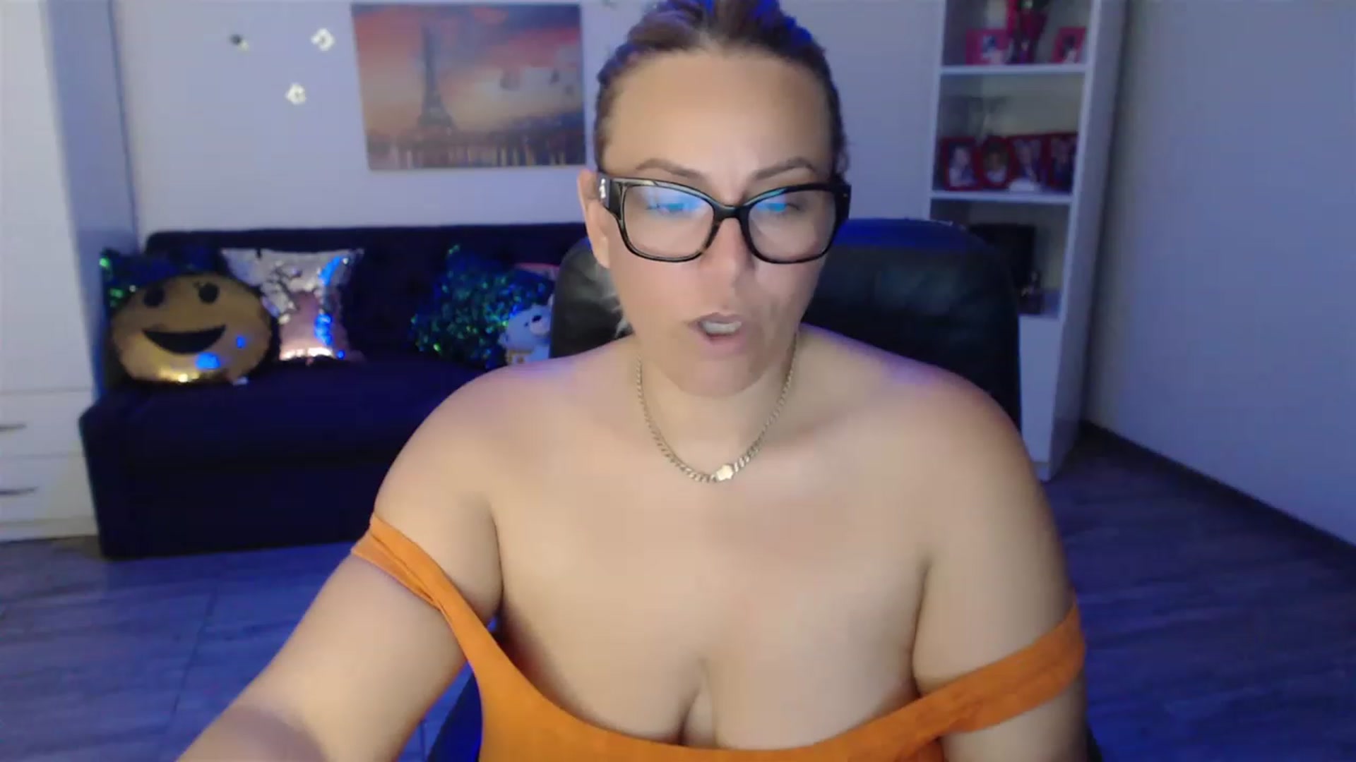 Gallery image thumbnail from A_baby_Boo's myfreecams stream on, 07/09/2023, 24:07 image 20 of 20