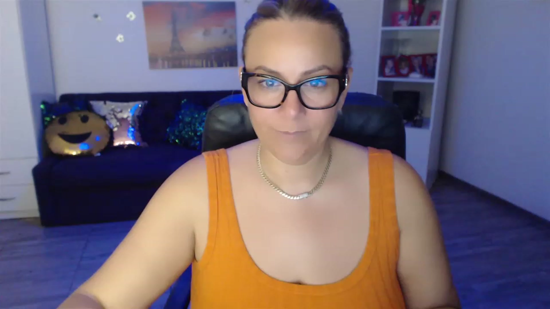 Gallery image thumbnail from A_baby_Boo's myfreecams stream on, 07/09/2023, 24:07 image 12 of 20