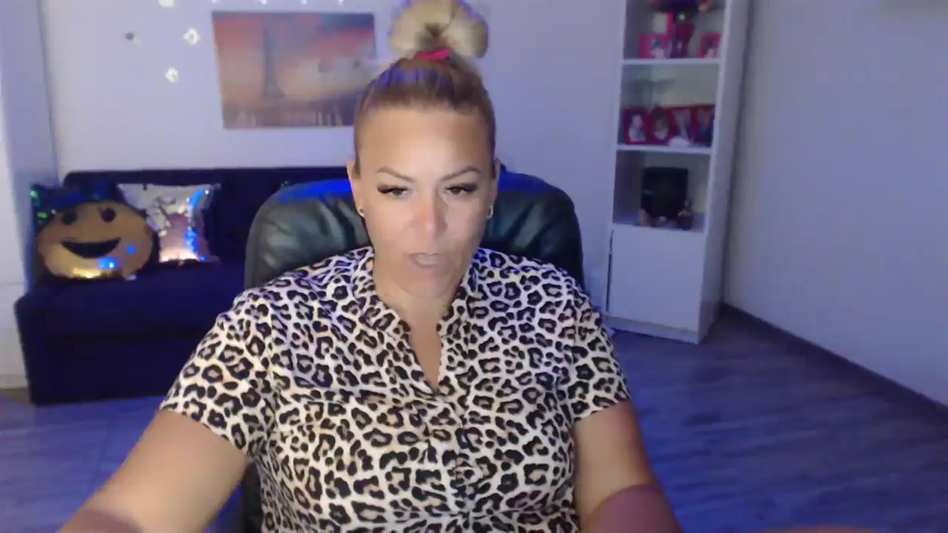 Gallery image thumbnail from A_baby_Boo's myfreecams stream on, 07/24/2023, 10:33 image 15 of 20