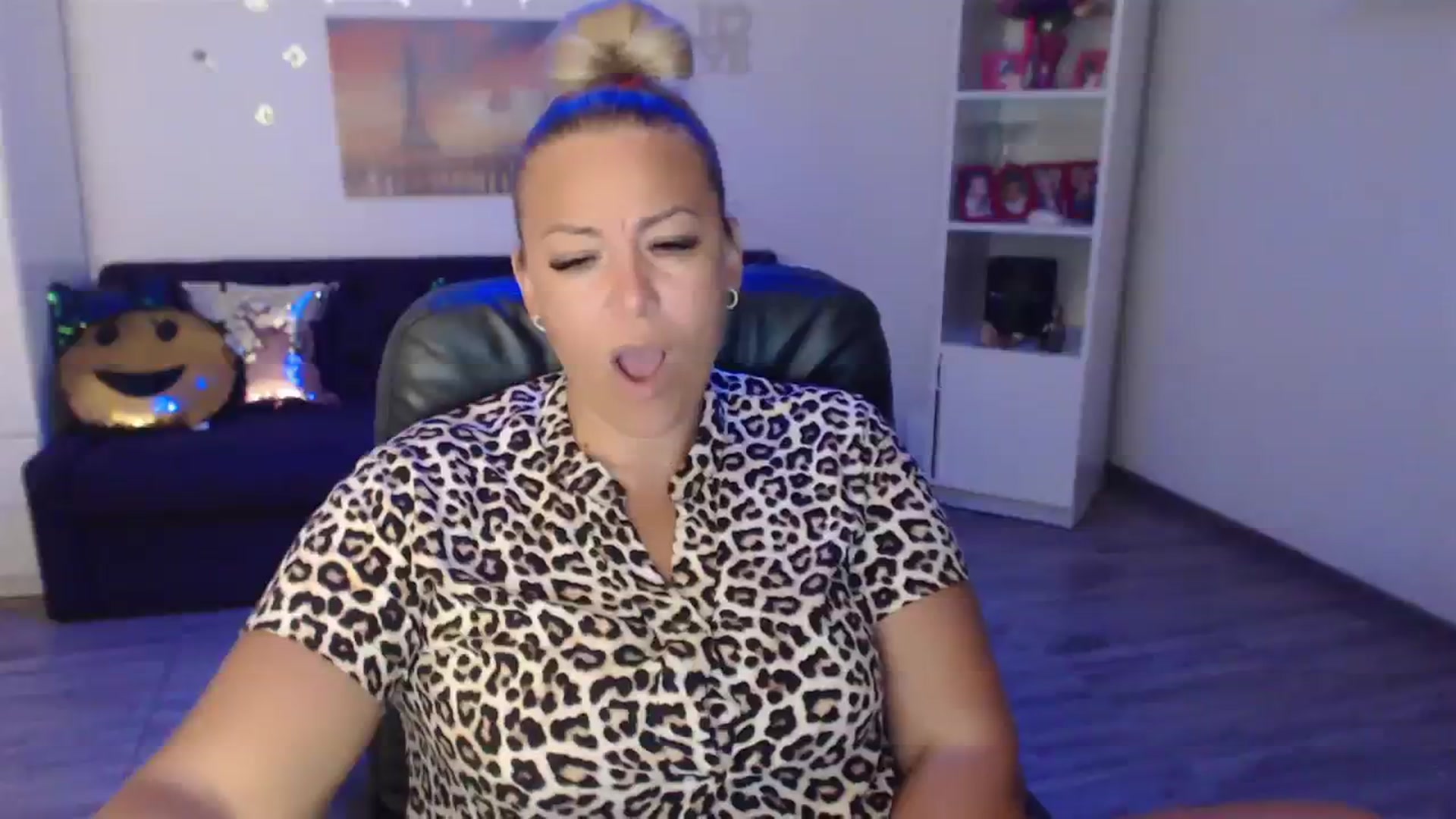 Gallery image thumbnail from A_baby_Boo's myfreecams stream on, 07/24/2023, 10:33 image 7 of 20