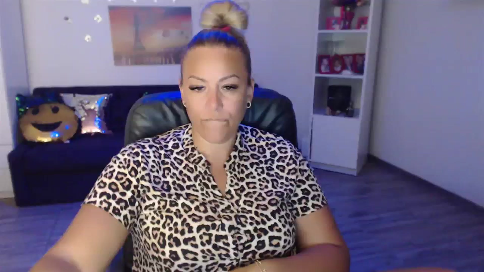 Gallery image thumbnail from A_baby_Boo's myfreecams stream on, 07/24/2023, 10:33 image 9 of 20