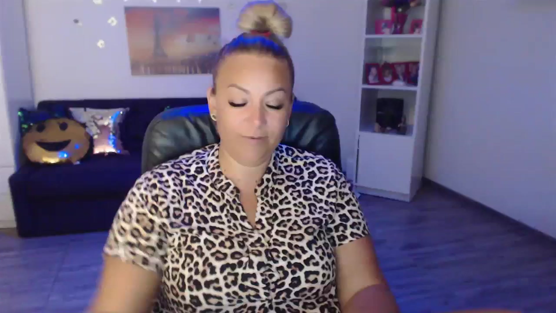 Gallery image thumbnail from A_baby_Boo's myfreecams stream on, 07/24/2023, 10:33 image 10 of 20