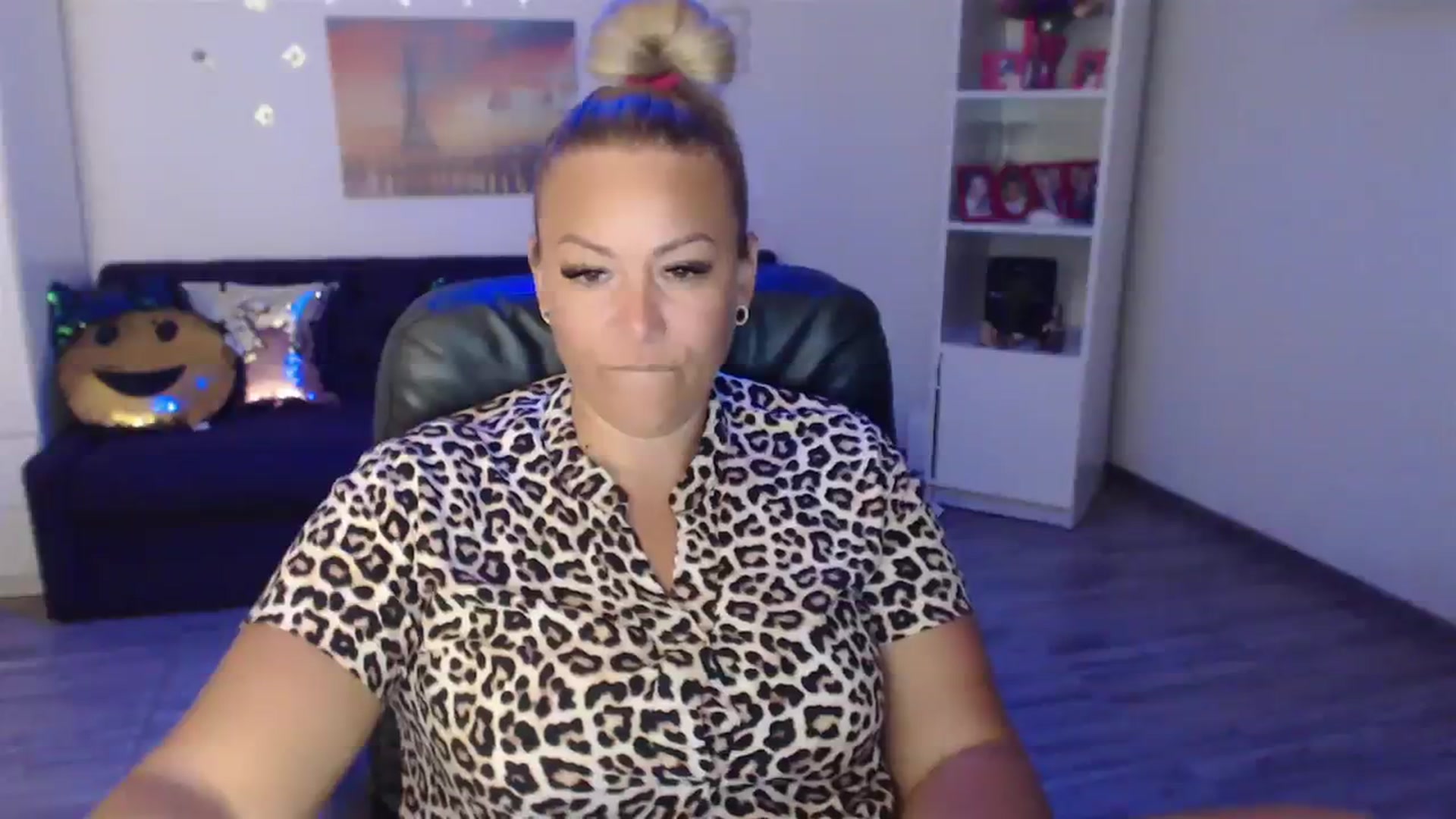 Gallery image thumbnail from A_baby_Boo's myfreecams stream on, 07/24/2023, 10:33 image 8 of 20